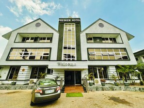 施設の正面
