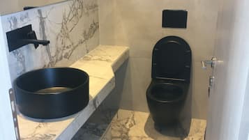8 Außenpools, Liegestühle