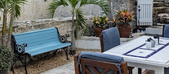 The Island Nook - A Cozy Retreat