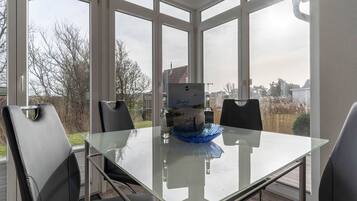 Apartment | Dining