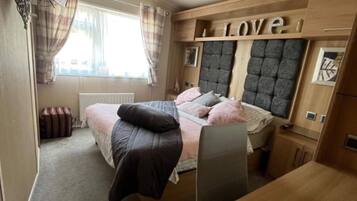 Kabin | 2 kamar tidur, setrika/meja setrika, Wi-Fi gratis, dan seprai linen