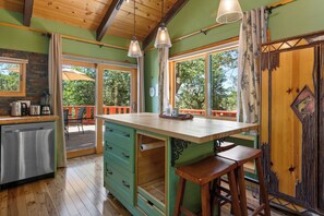 Fridge, microwave, oven, stovetop - Pinecone Ridge - Hot Tub, Walk to Slopes, Multiple Decks, Foosball (Big Bear Lake)