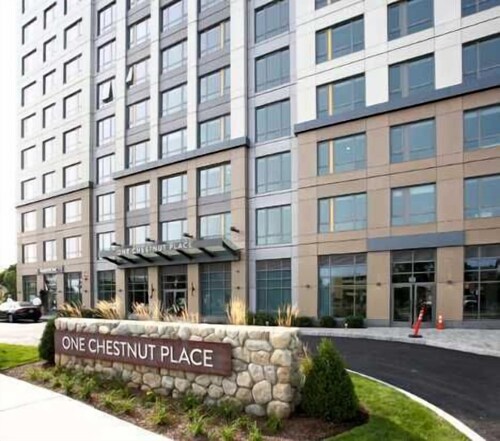 Luxury Apt Near Downtown