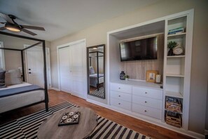 Desk, iron/ironing board, travel cot, WiFi