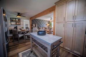 Dining - Parkside Place: Spacious 3BR Home with Game Room & (Acworth)