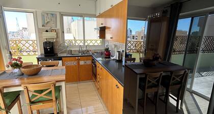 Stylish 3 bedroom penthouse in the Centre of Larnaca!