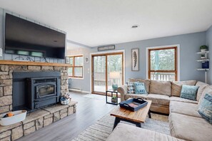 تلفزيون، مشغل دي في دي، مكتب