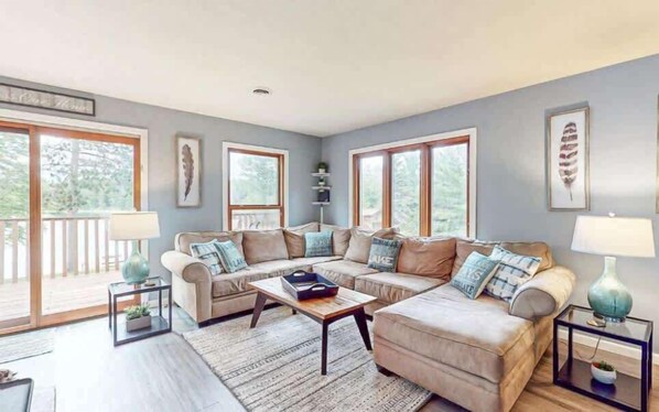 TV, fireplace, DVD player, offices