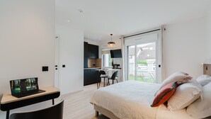 Unclassified image, 3 of 9, button - Appart'Hôtel Neostelia-Annecy n°3 (Annecy)