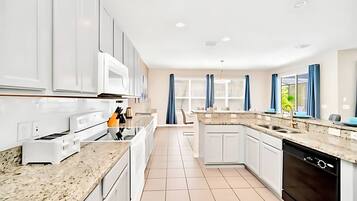 House | 6 bedrooms, Internet