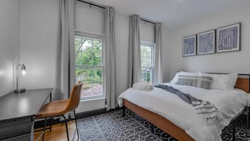 4 bedrooms, desk, iron/ironing board, WiFi