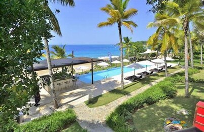 Infiniti Blu 2 bedroom suite with AC, WIFI, Free Breakfast.