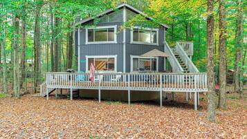 House (4 Bedrooms) | Exterior