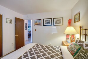 House (2 Bedrooms) | Interior - Walk to Ski Shuttle: Tahoe Cabin w/ Grill! (South Lake Tahoe)