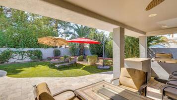 House (5 Bedrooms) | Interior