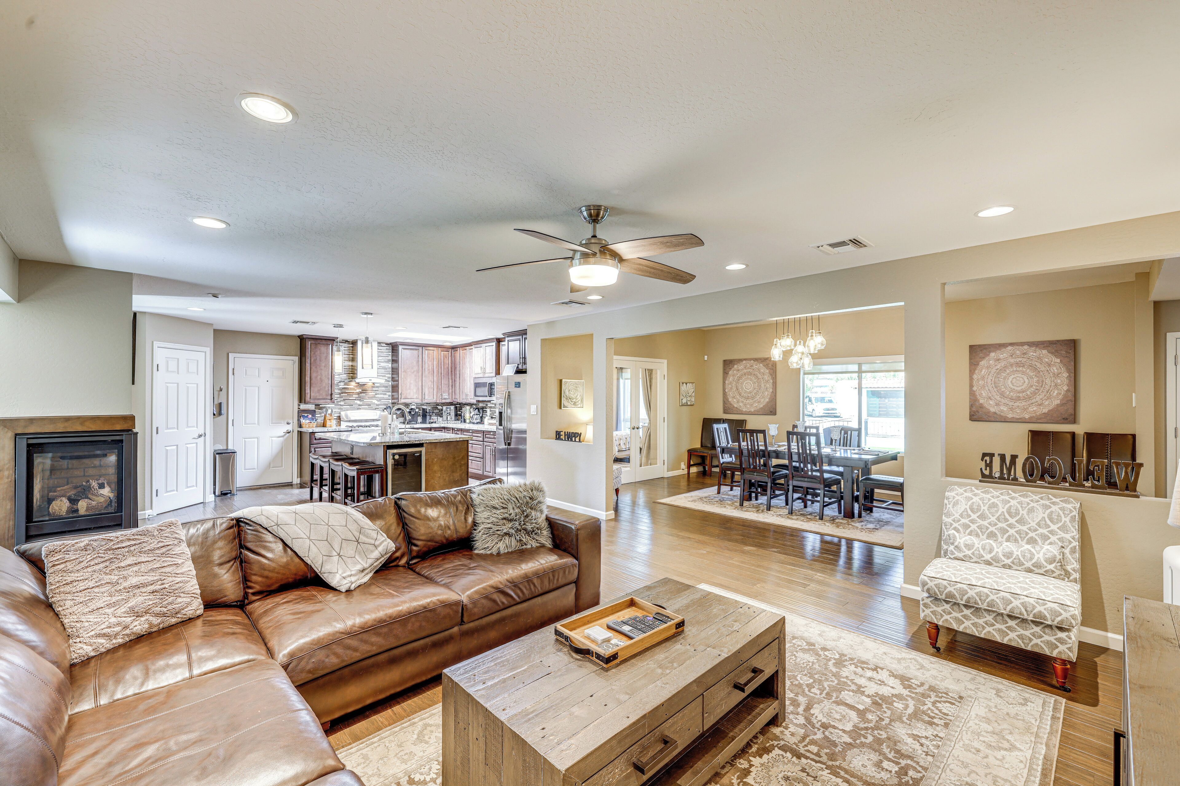 House (5 Bedrooms) | Interior