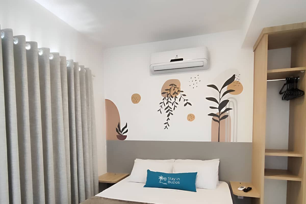 1 habitación, cortinas blackout y sistema de insonorización