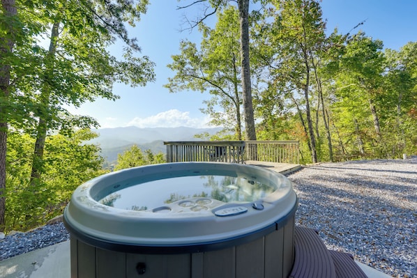 Apartment (1 Bedroom) | Front of property - 1 Mi to Nantahala River: Mtn-view Retreat! (Bryson City)