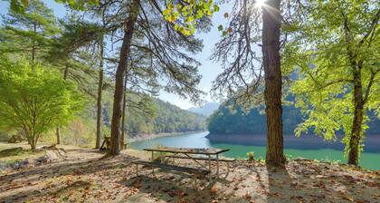 1 Mi to Nantahala River: Mtn-view Retreat!