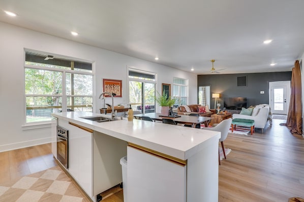 House (3 Bedrooms) | Interior