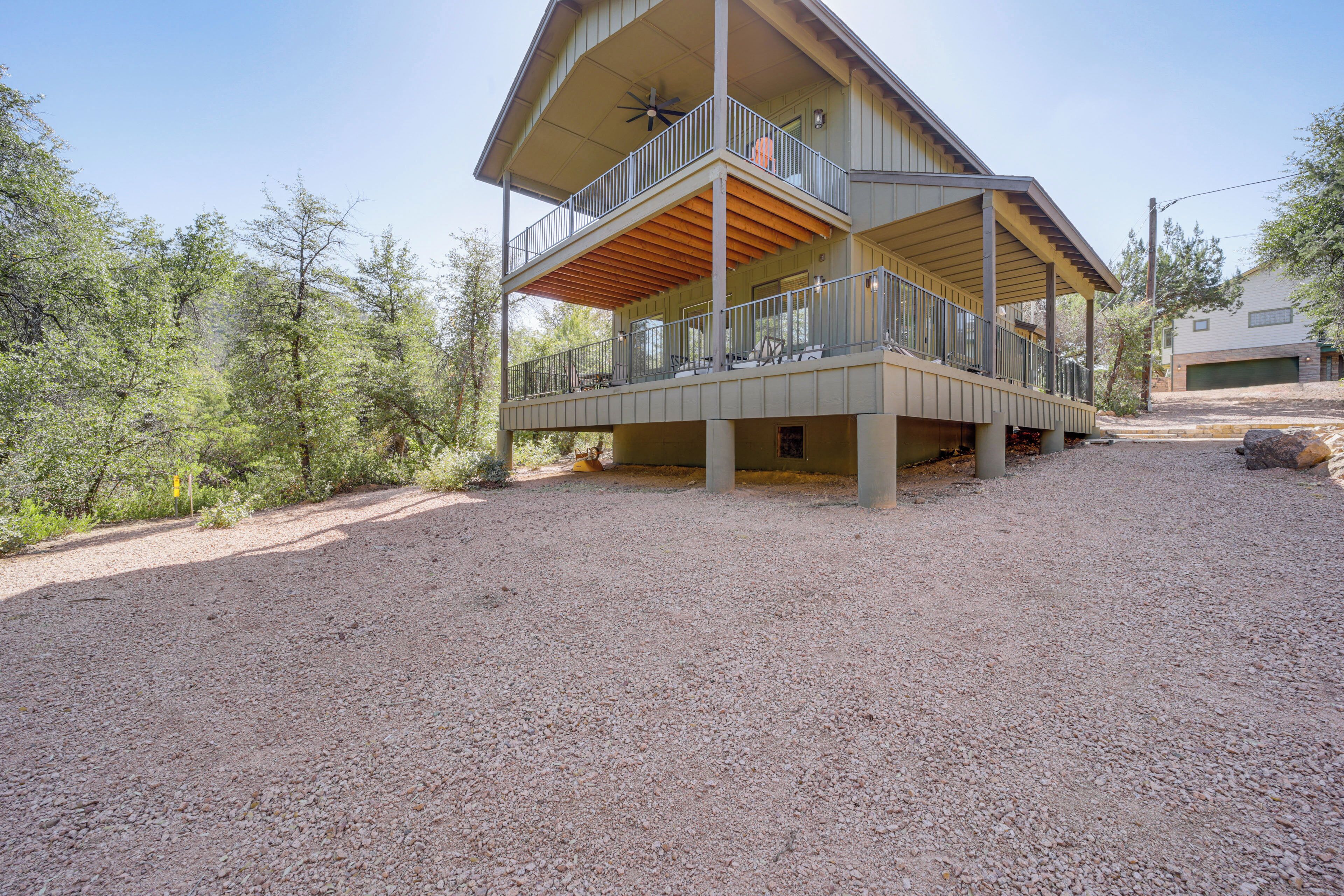 House (4 Bedrooms) | Interior