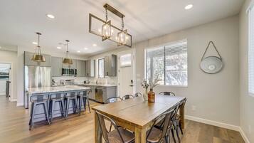 House (4 Bedrooms) | Interior