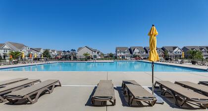 5 Mi to Bethany Beach: Resort-style Gem w/ Pools!