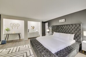 Interior - Home Theater & Hot Tub: Mtn-view Winthrop Home (Winthrop)