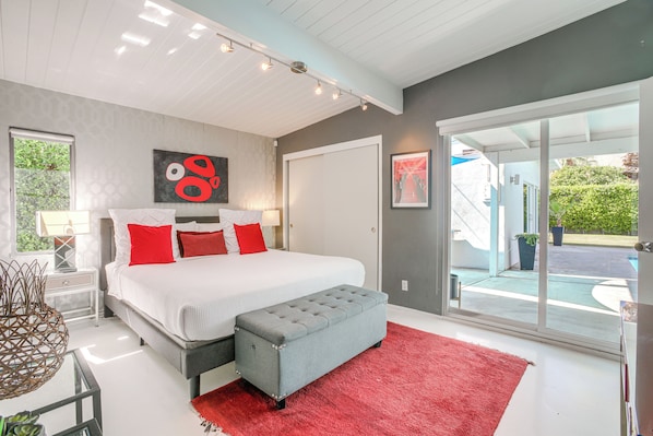 Interior - Home w/ Pool 1 Mi to Downtown Palm Springs! (Palm Springs)