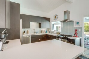 Interior - Home w/ Pool 1 Mi to Downtown Palm Springs! (Palm Springs)