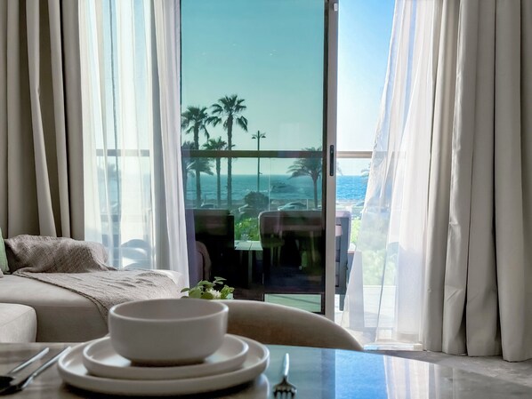 Luxury Apartment, Sea View, Beachfront | In-room safe, blackout drapes, iron/ironing board, free WiFi - Sea & Garden View Apartments - The 8 (Dubai)