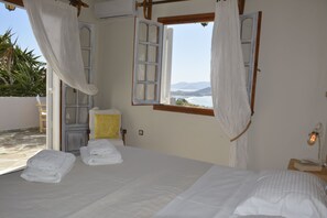 4 slaapkamers, een strijkplank/strijkijzer, wifi, beddengoed