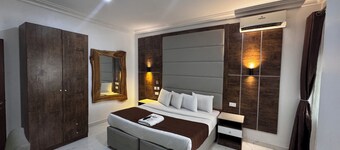 Presken White House Micheal Olawale