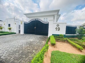 Front of property - Presken White House Micheal Olawale (Lekki)