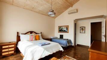 Verduisterende gordijnen, geluiddichte muren