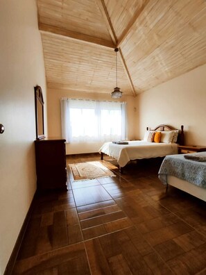 Blackout drapes, soundproofing, iron/ironing board, free WiFi - Villa Amarela (Búzios)