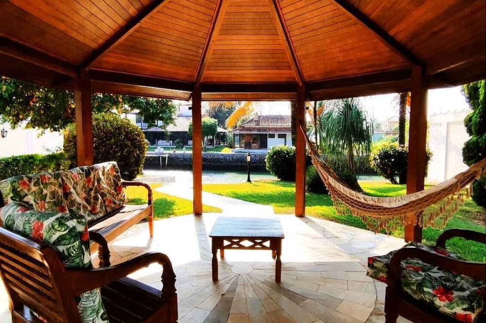 Villa Amarela
