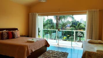 Cortinas blackout y sistema de insonorización