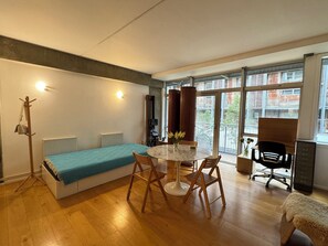 1 chambre, fer et planche à repasser, Wi-Fi, draps fournis