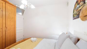 Departamento clásico, 2 habitaciones, vista al mar, frente al mar | 2 habitaciones, insonorización y wifi gratis