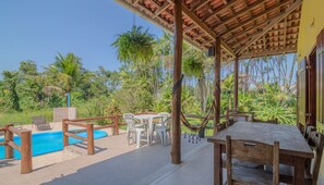 Outdoor dining - Casa em Paraty com Piscina e Churrasqueira (Paraty)