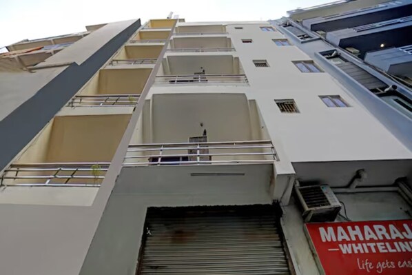 Front of property - Goroomgo Raj hotel vip Noida (Noida)