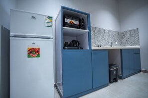 Family Apartment | Private kitchenette | Microwave, coffee/tea maker - Holiday Plus Tabba Apartments (Madinah)