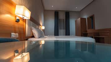 Superior Studio | Minibar, soundproofing, iron/ironing board, WiFi