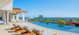 Casa Primavera: Private 8BR/8BA in PLC—Free Breakfast + Concierge Credit