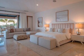 8 bedrooms, in-room safe, desk, free WiFi