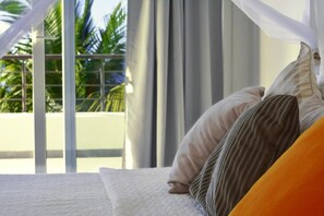 1 bedroom, iron/ironing board, WiFi, bed sheets - Infiniti Blu or Rizz 1 bedroom suite with AC, WIFI, Free Breakfast. (sosua, puerto plata)