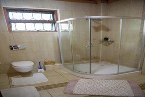 Bathroom - The Palace Inn Karen (Nairobi)