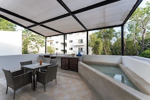 Outdoor dining