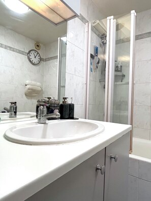 Towels, toilet paper